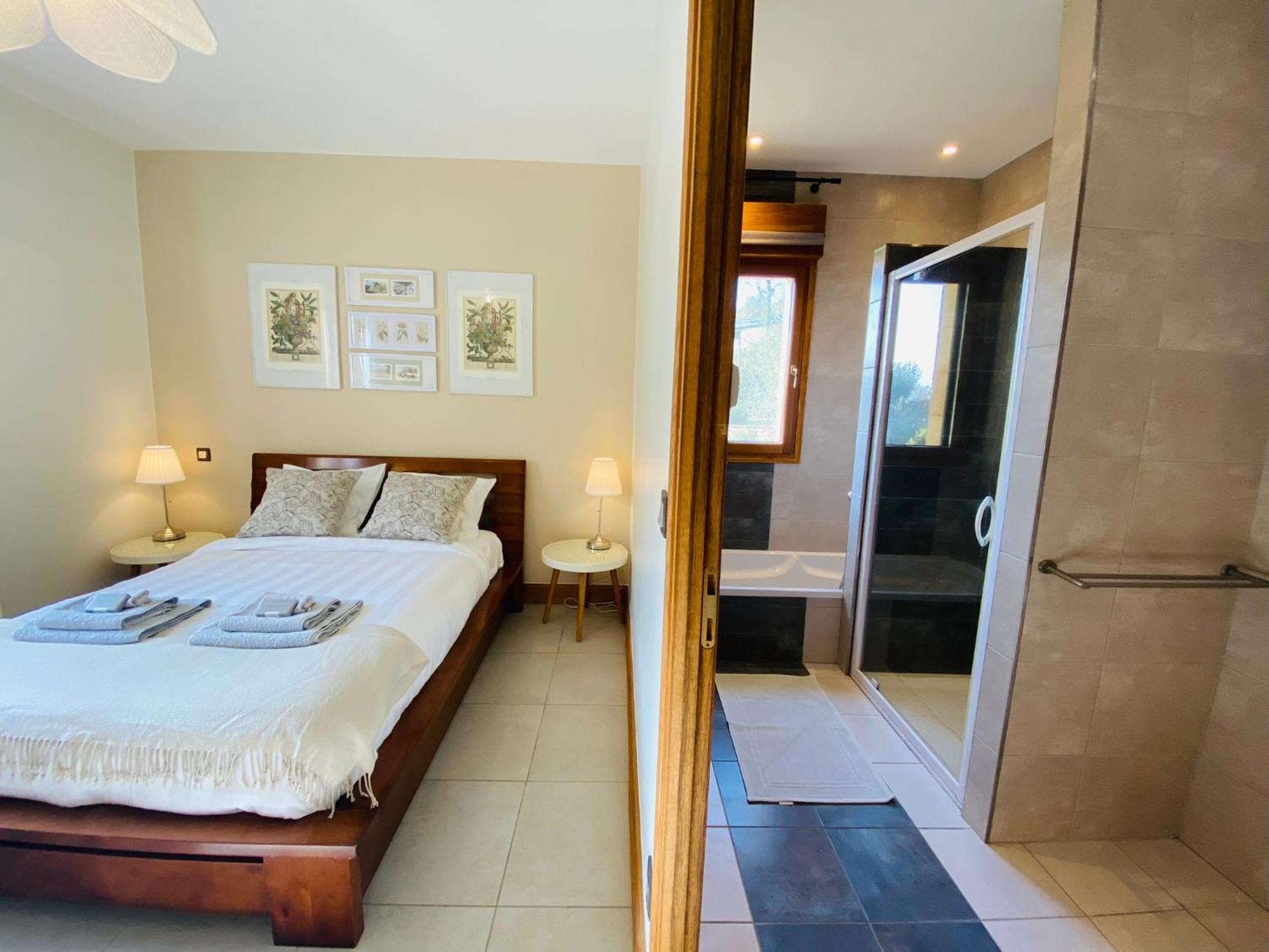 Le Hibou Heureux Bed & Breakfast Bézenac Exterior photo
