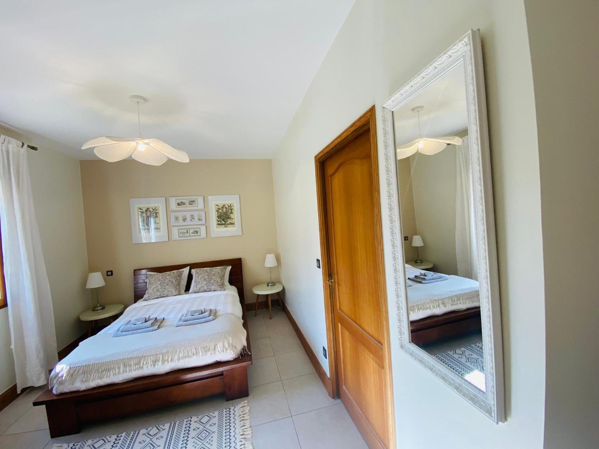 Le Hibou Heureux Bed & Breakfast Bézenac Exterior photo