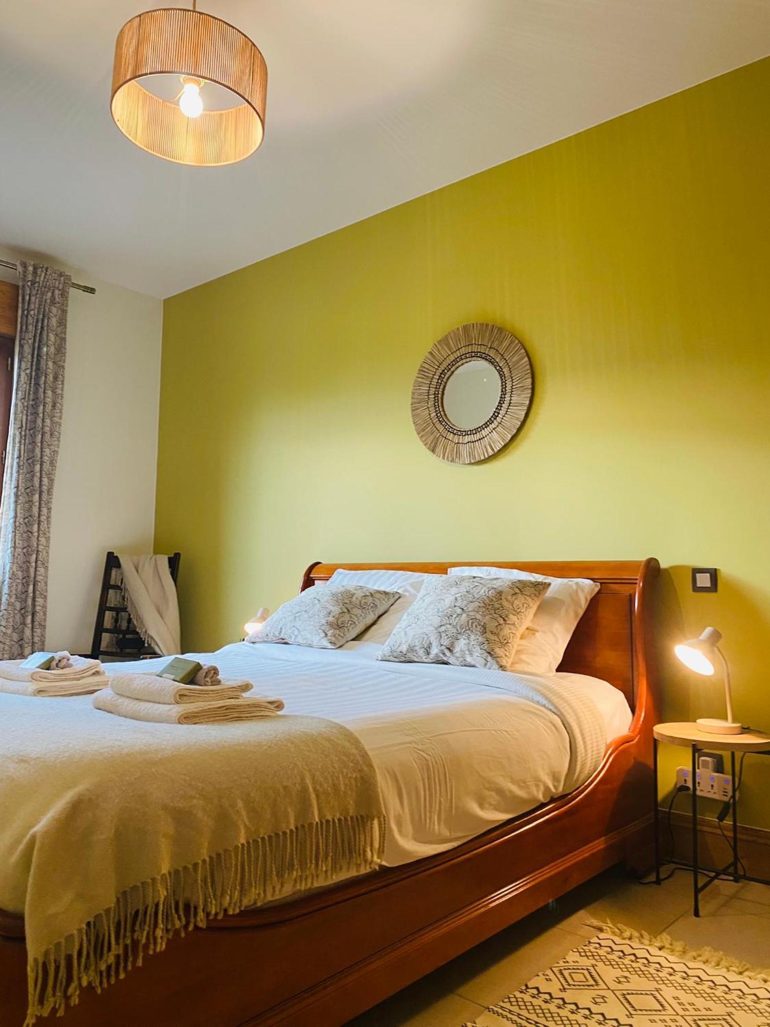 Le Hibou Heureux Bed & Breakfast Bézenac Exterior photo