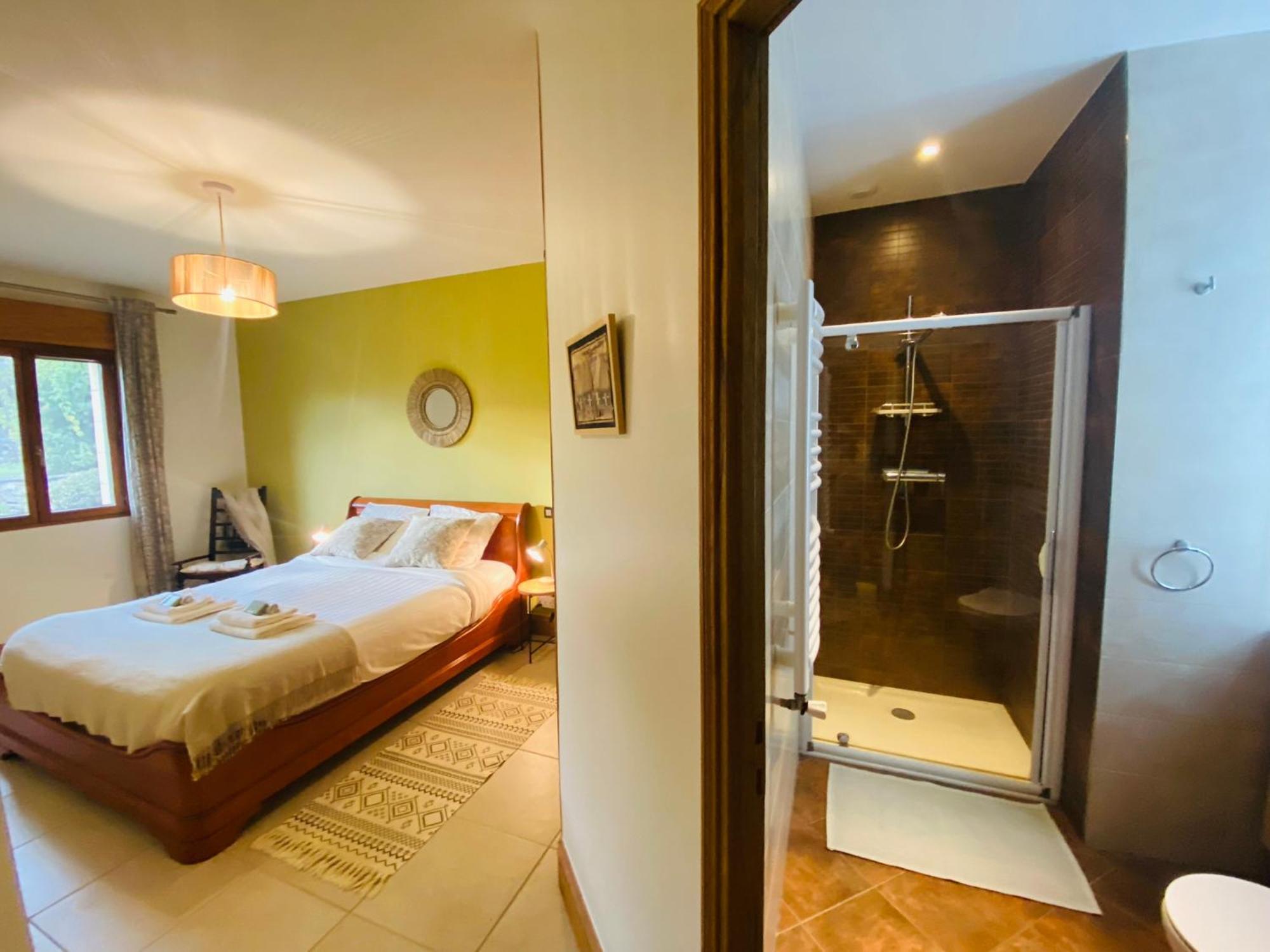 Le Hibou Heureux Bed & Breakfast Bézenac Exterior photo